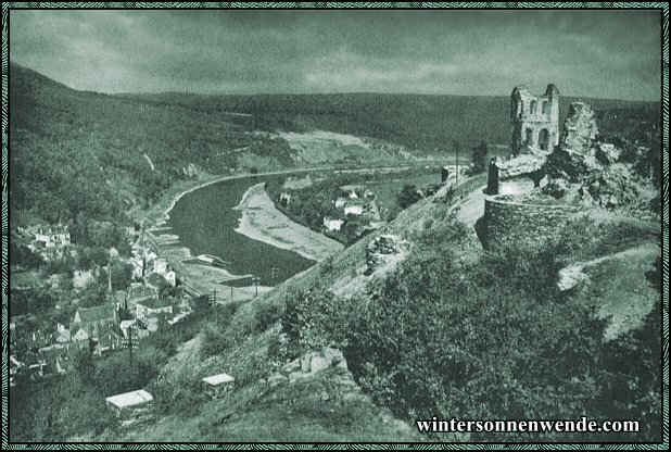 Die Mosel mit Burgruine Grevensburg.