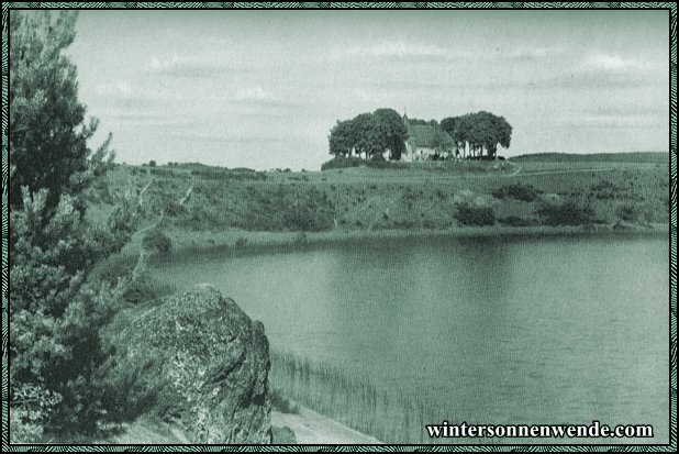 Die Eifel. Im Toten Maar.