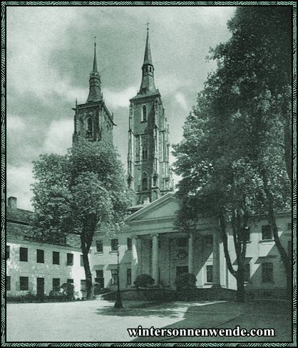 Breslau. Hof des Fürstbischöflichen Hauses mit den Domtürmen.