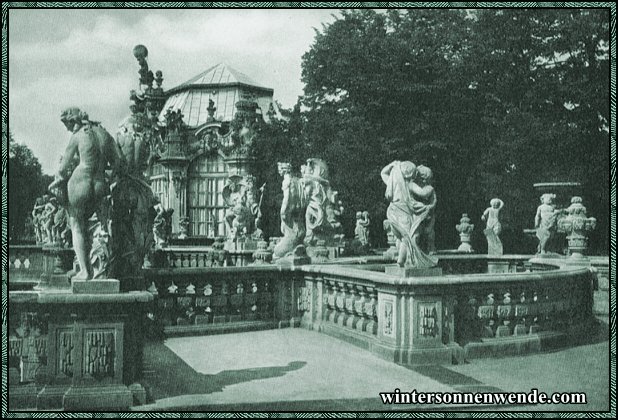 Dresden. Partie am Zwinger.