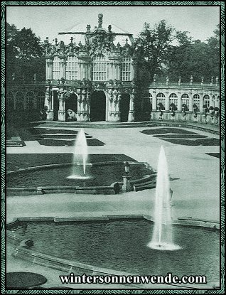 Dresden. Partie im Zwinger.