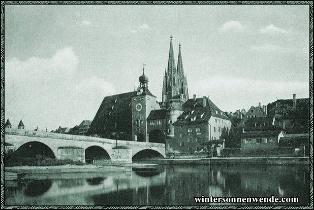 Regensburg. Brückentor und Domtürme.