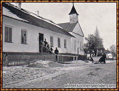 Schule mit Kirche in Engelsberg in Galizien.