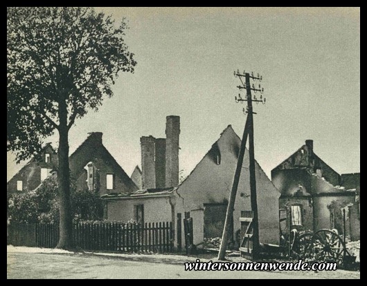 Von polnischen Horden niedergebrannte deutsche Gehöfte.