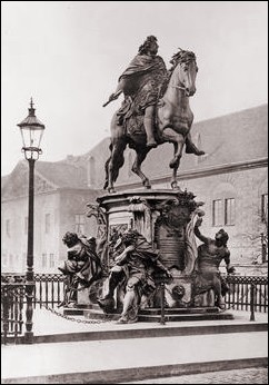 Reiterstandbild des Großen Kurfürsten auf der Langen Brücke.