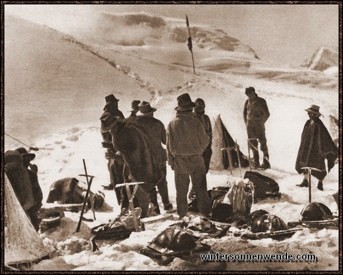 Das fünfte Lager der Expedition am Hualcan, Peru, wo der deutsche Forscher
Hoerlin fünfzehn Tage hindurch kosmische Strahlen gemessen hat.