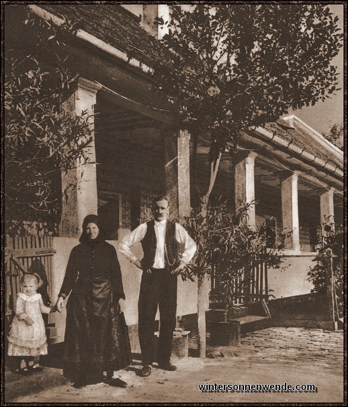 Deutsche Bauernfamilie in Novoselo in Syrmien, Südslawien.