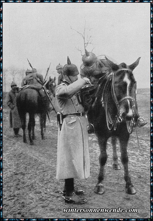 Leutnant von Bismarck als Ordonnanzoffizier.