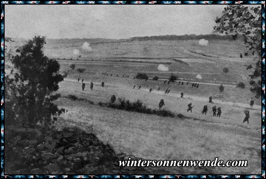 Französische Infanterie im Vorgehen an der Maas.