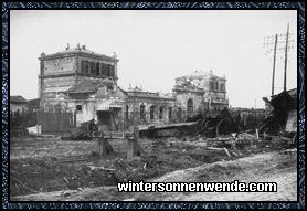 Der zerschossene Bahnhof von Armentières. April 1918.