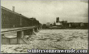 The Vistula flowing through Warsaw. View of Praga.